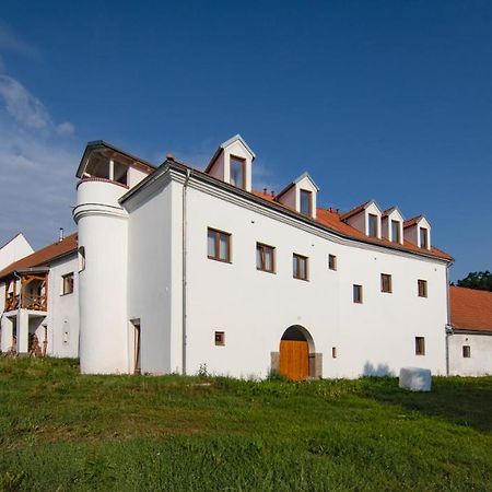 Residence Tvrz Skočice Exterior foto