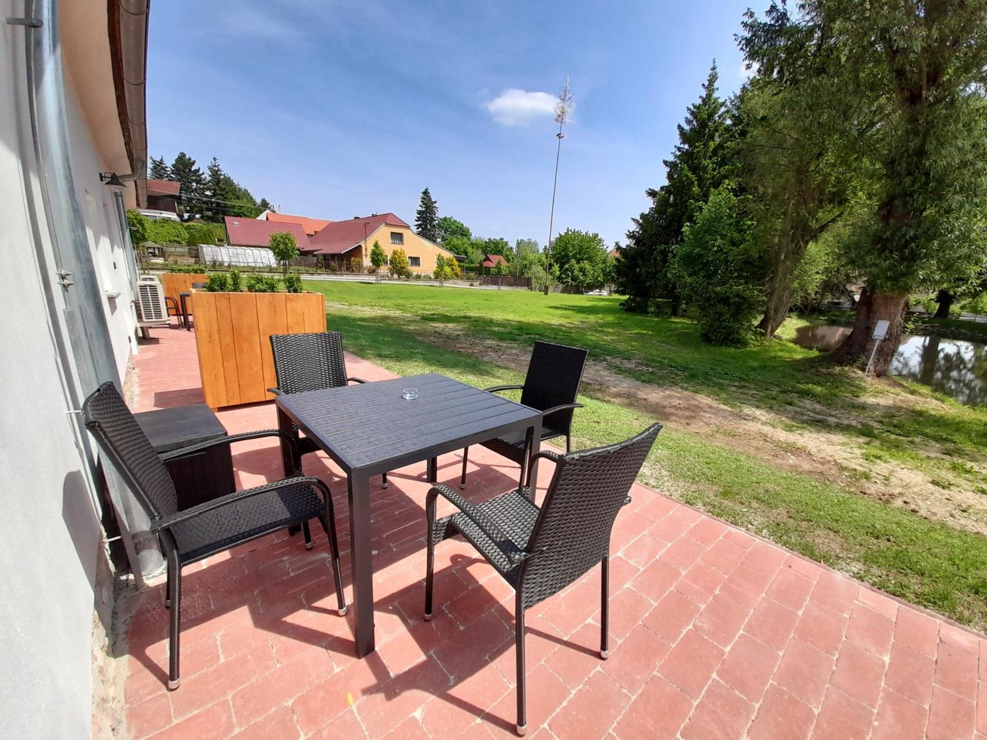 Residence Tvrz Skočice Exterior foto