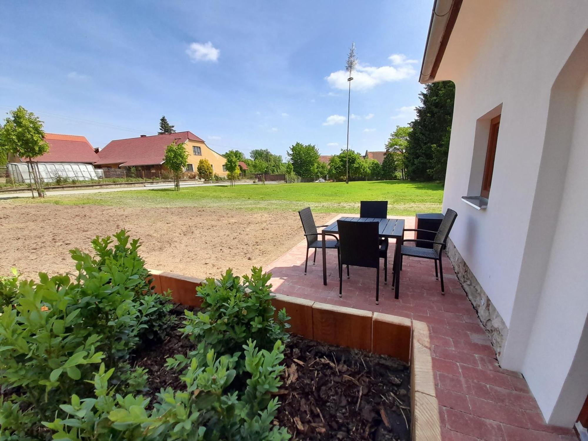Residence Tvrz Skočice Exterior foto